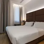 London Hotel 2*